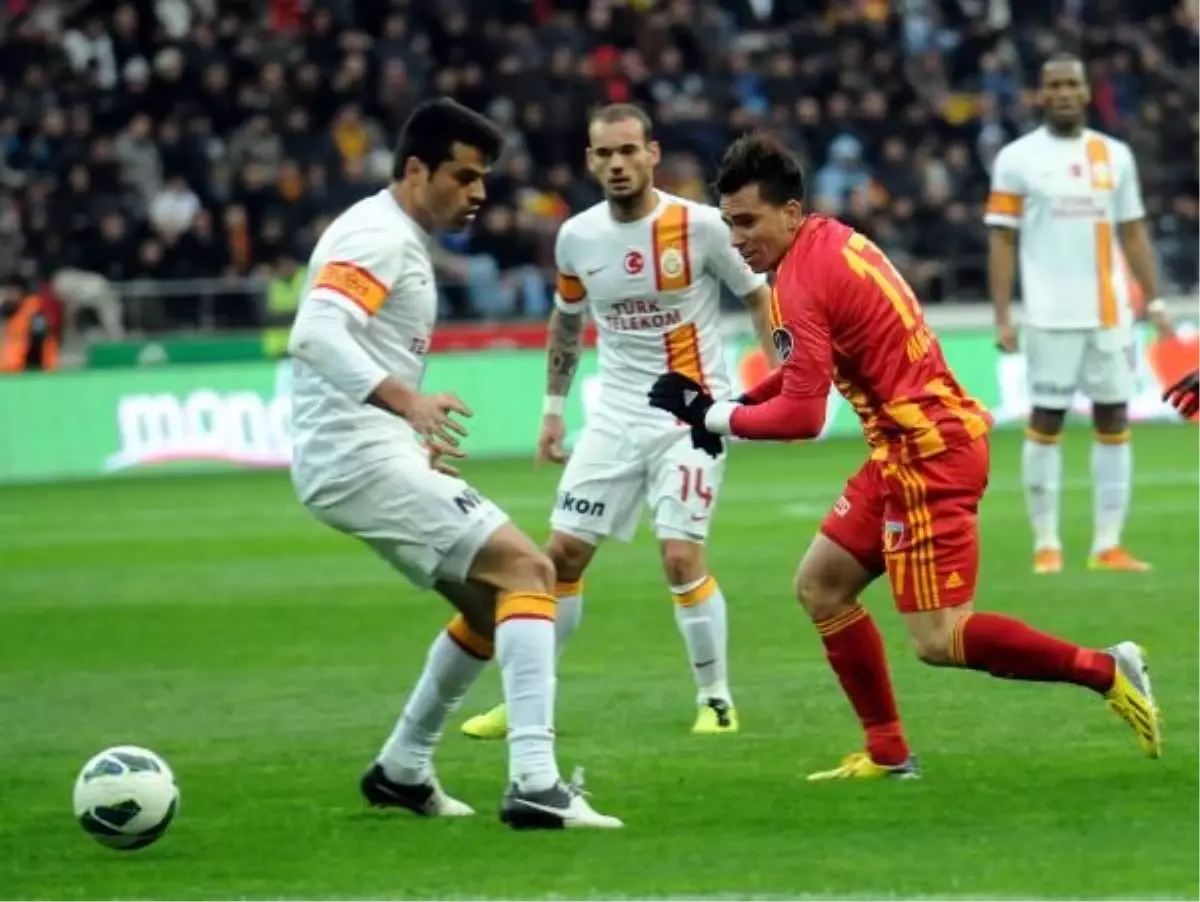 Kayserispor-Galatasaray Maçı 2-0 Devam Ediyor