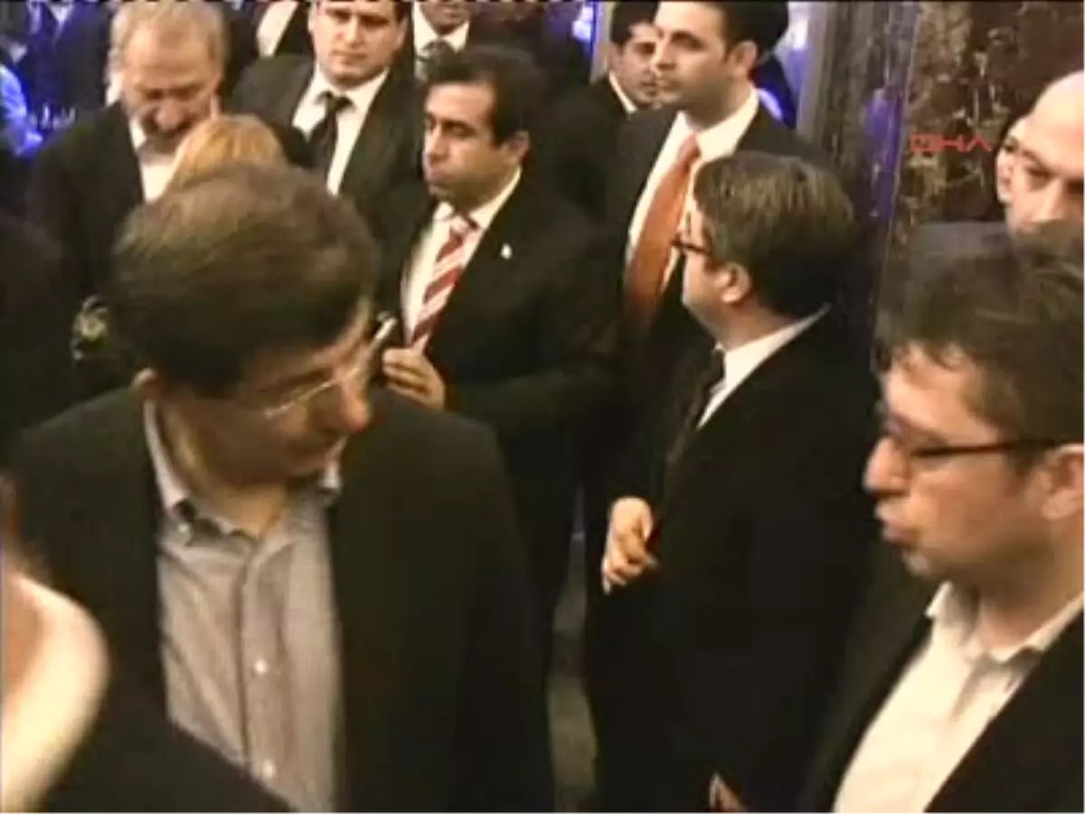 Dışişleri Bakanı Davutoğlu Mersin\'de