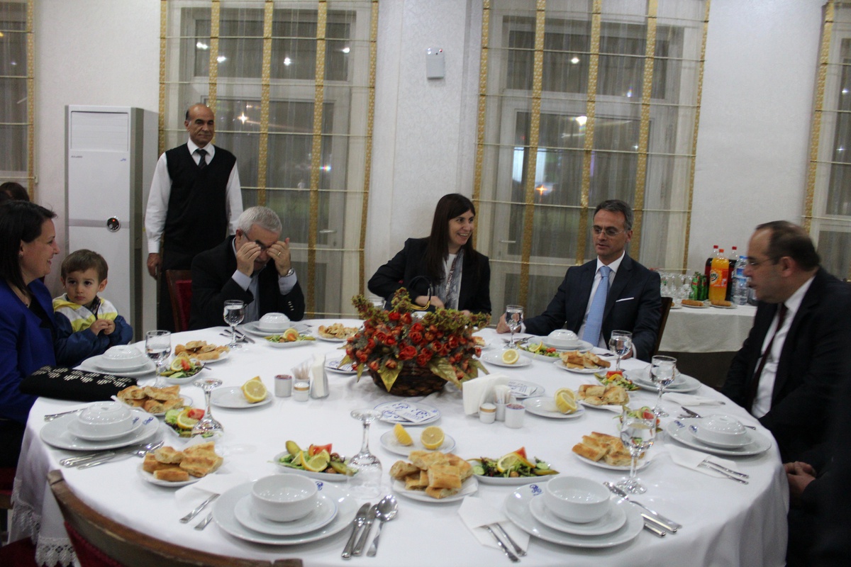 Milletvekili Beyaz Diyarbakır\'a Gelen Öğrenci Meclis Temsilcileri ile Bir Araya Geldi
