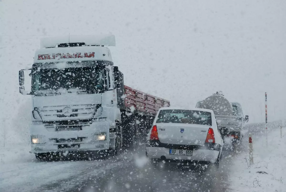 Tokat\'ta Yoğun Kar Yağışı