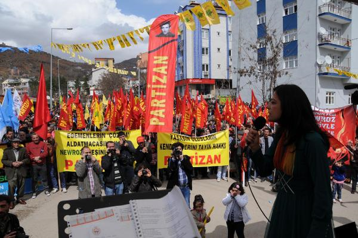 Tunceli\'deki Nevruz Kutlamasına 4 Bin Kişi Katıldı