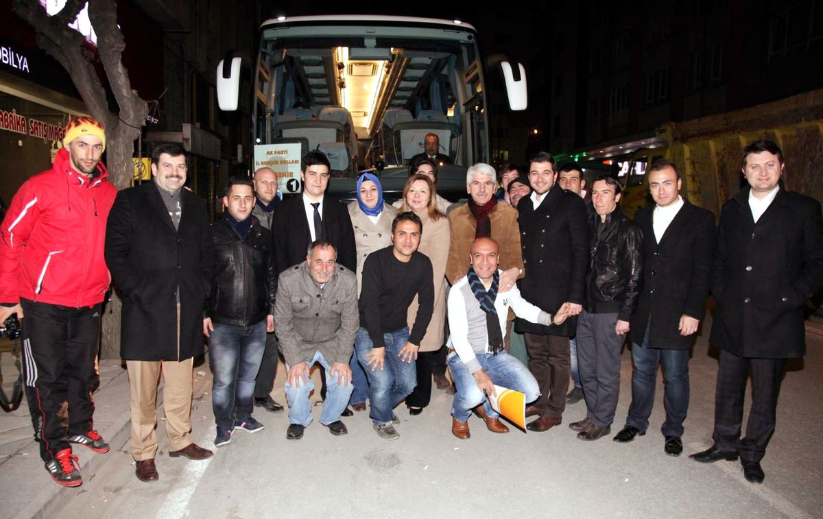Ak Gençlerden Çanakkale Çıkarması