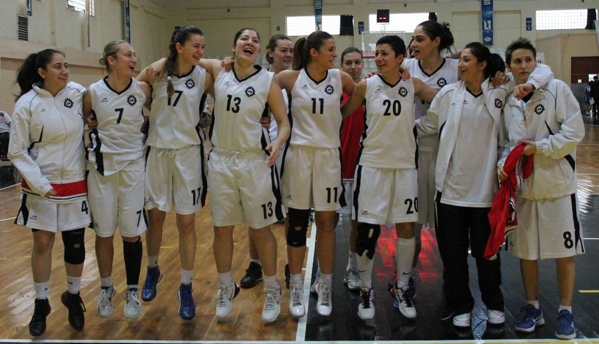Altay Konak Belediyespor, Burhaniye\'de de Güldü
