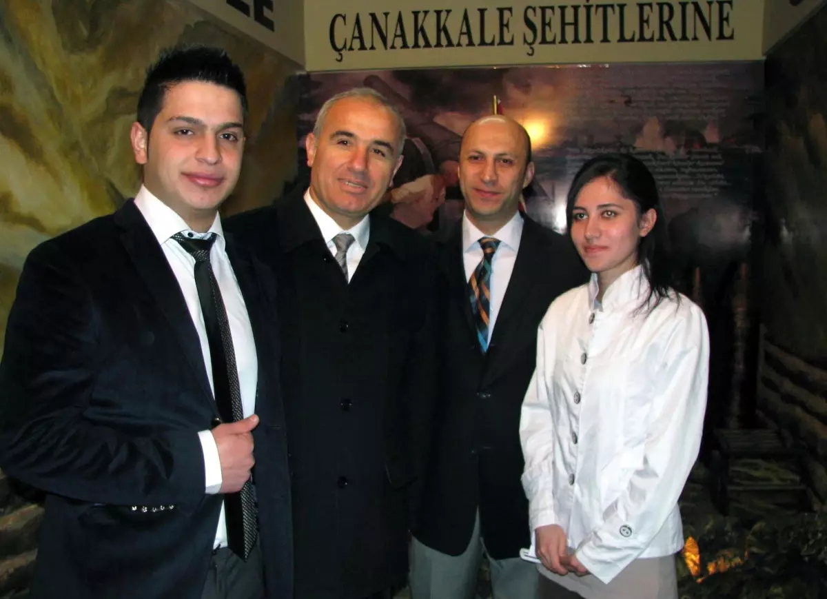 Atık Malzemelerden Çanakkale Şehitliği Anıtı