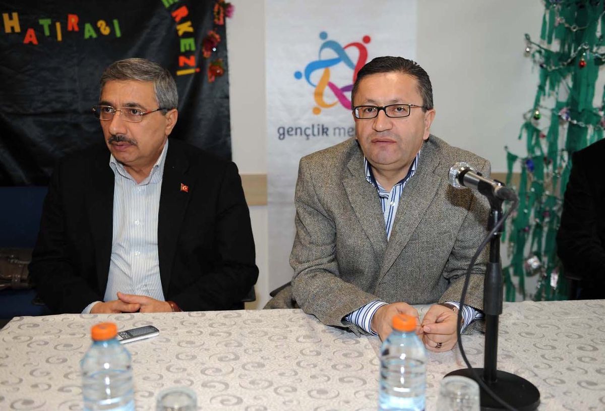 Başkan Tiryaki'nin Gençlerle Keyifli Sohbet