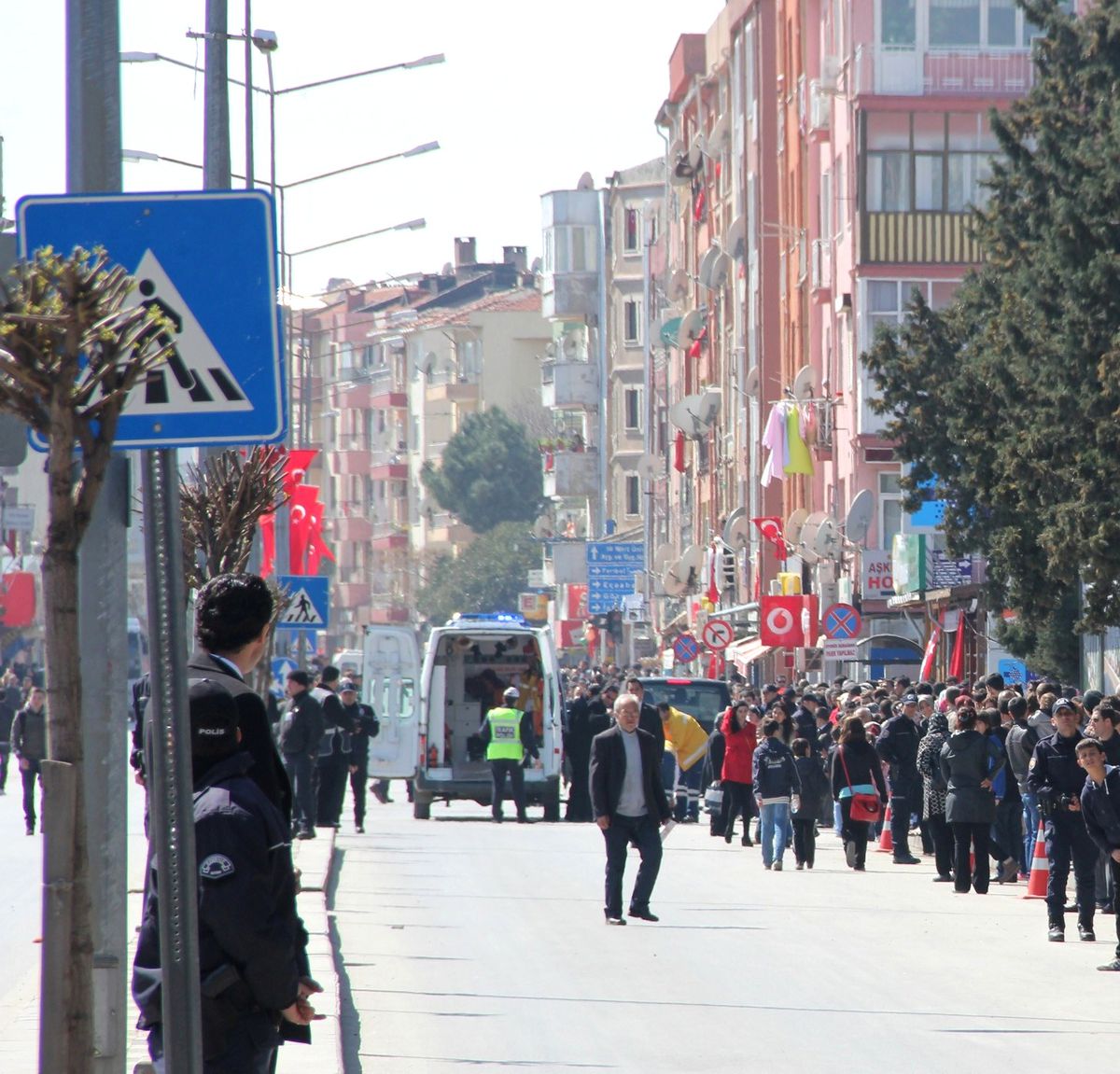 Çanakkale\'de Oyuncak İzdihamı: 1 Yaralı