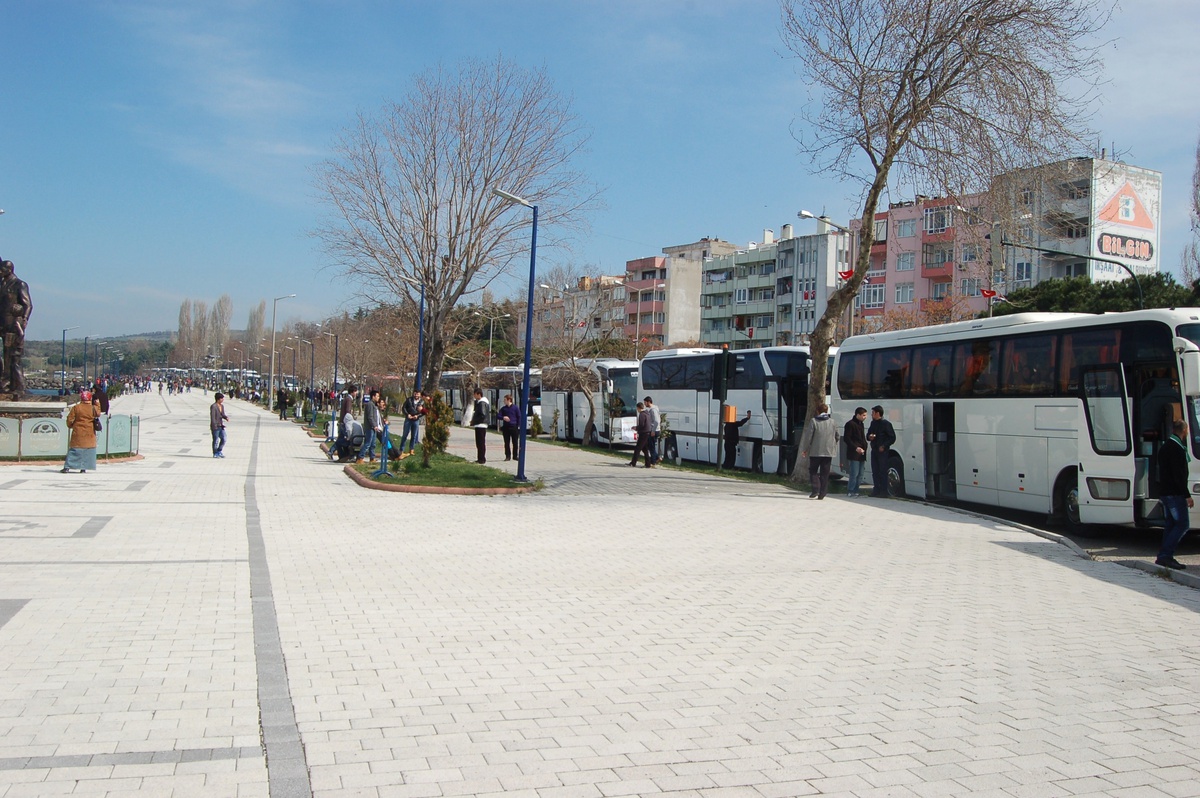Çanakkale\'den Geçiş Yasaklanınca Uzun Kuyruklar Oluştu