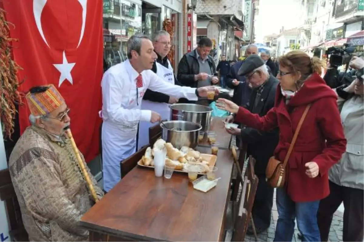 Çanakkale Zaferi Nedeniyle Halka Ekmek, Şekersiz Hoşaf ve Buğday Çorbası