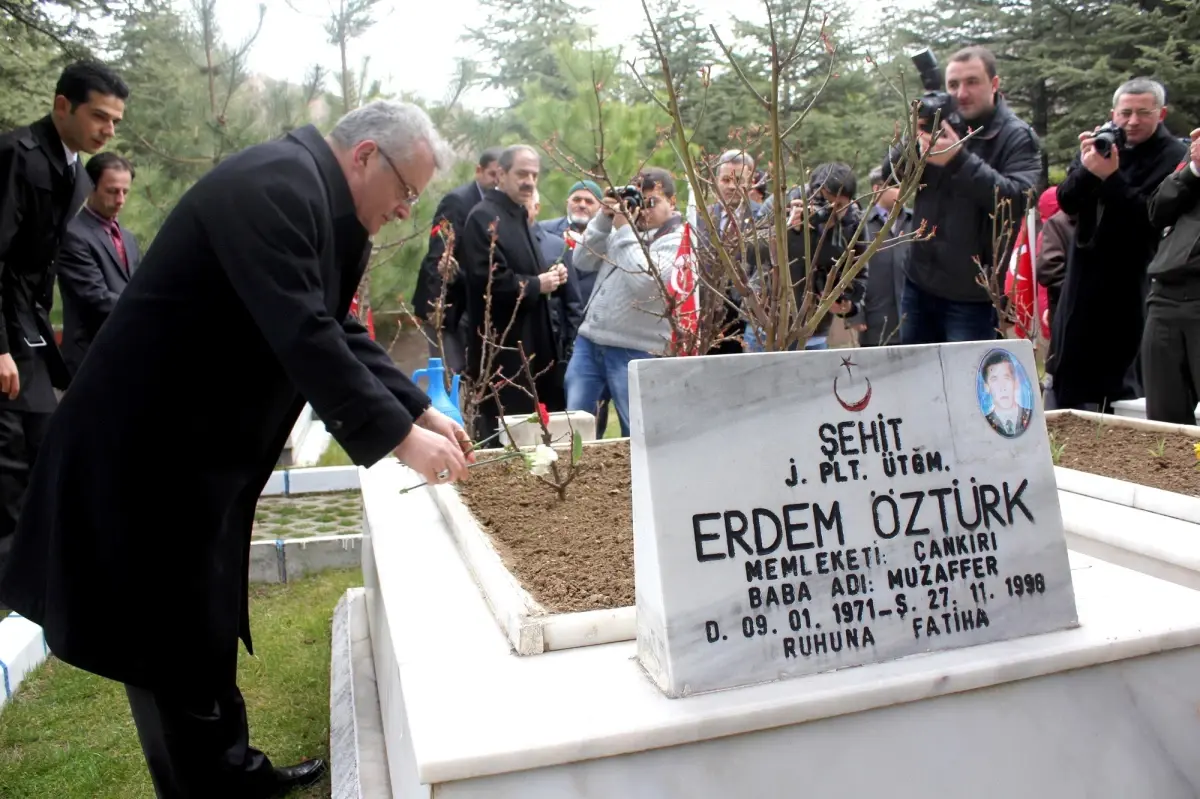 Çankırı Valisi\'nden Törene Katılmayan Kamu Görevlilerine Tepki