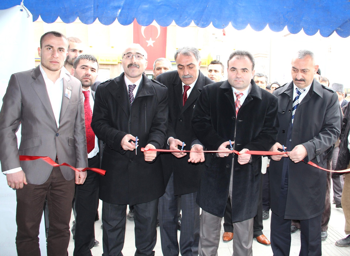 Çorum\'da \'Muhsin Yazıcıoğlu Fotoğraf Sergisi\' Açıldı