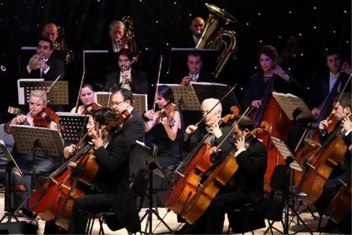 Orkestra\'dan Muhteşem Müzik Ziyafeti