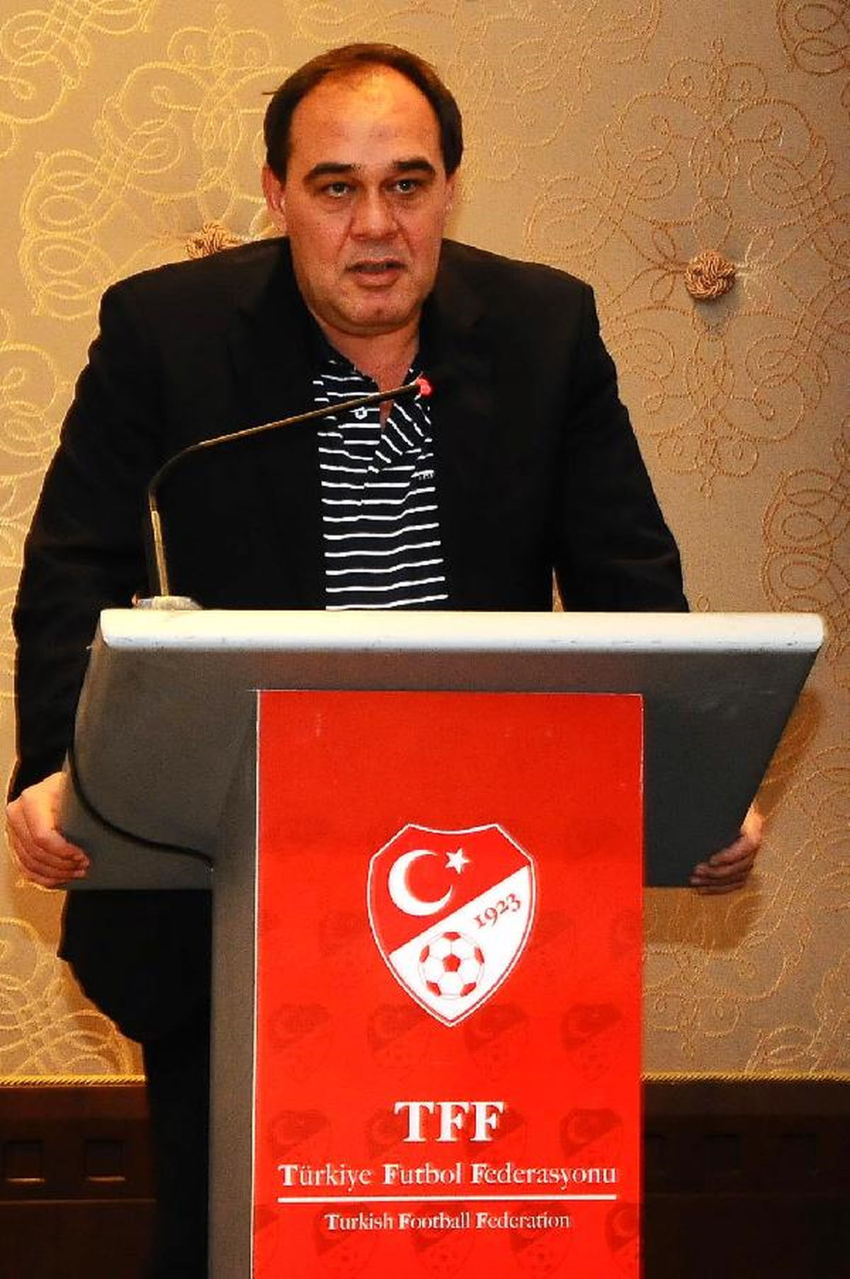 Demirören\'den Hakemlere Tam Destek