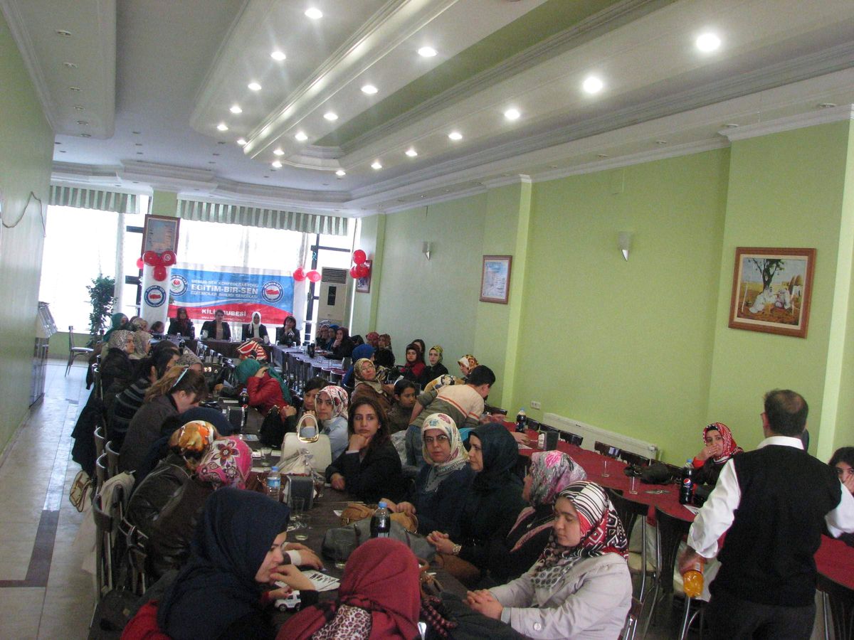 Eğitim-Bir-Sen\'den Kadınlar Günü Etkinliği