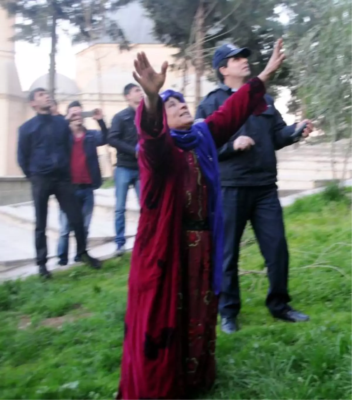 Facebook Aşkı İçin Kaleden Atlayacaktı