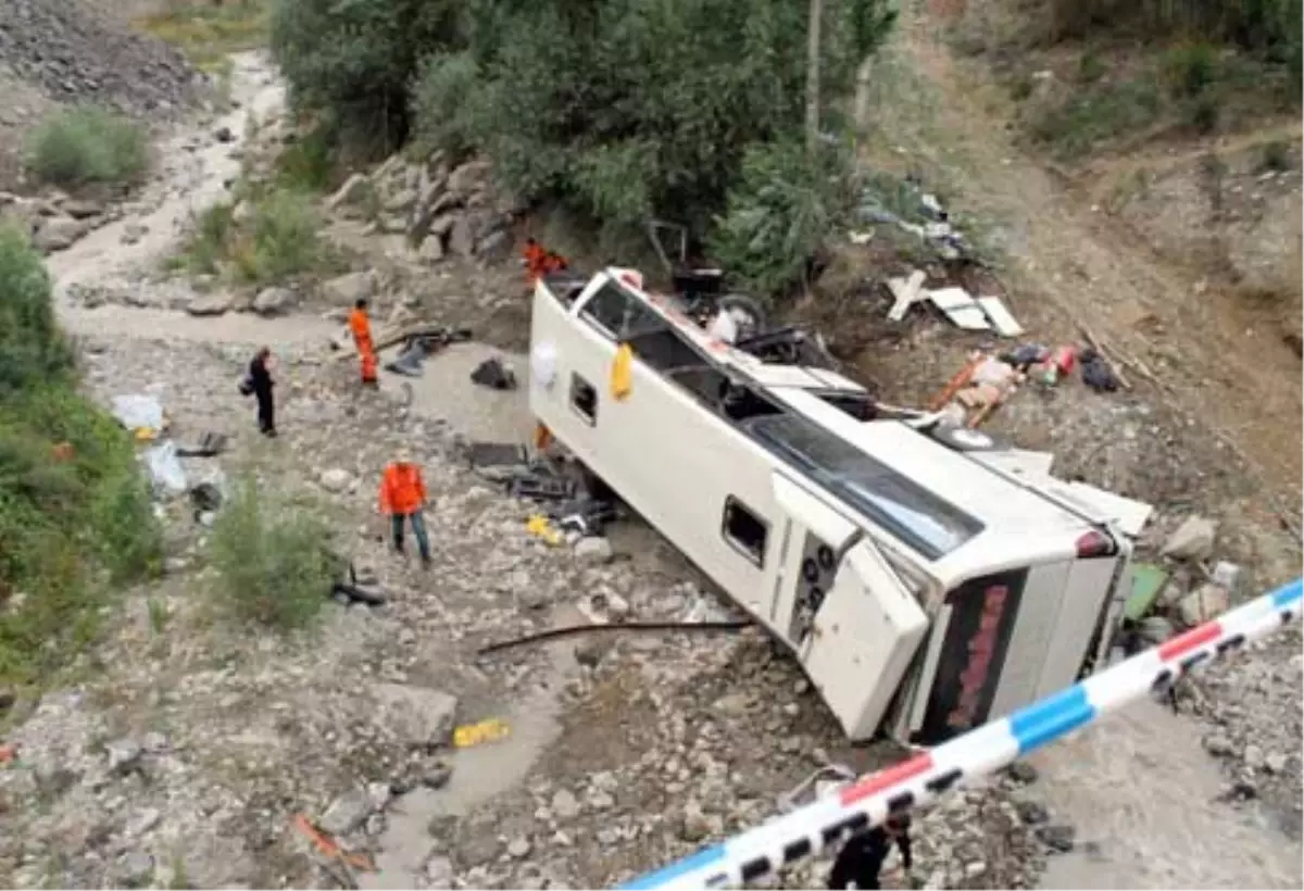 Fas'ta Otobüs Devrildi: 10 Ölü, 30 Yaralı