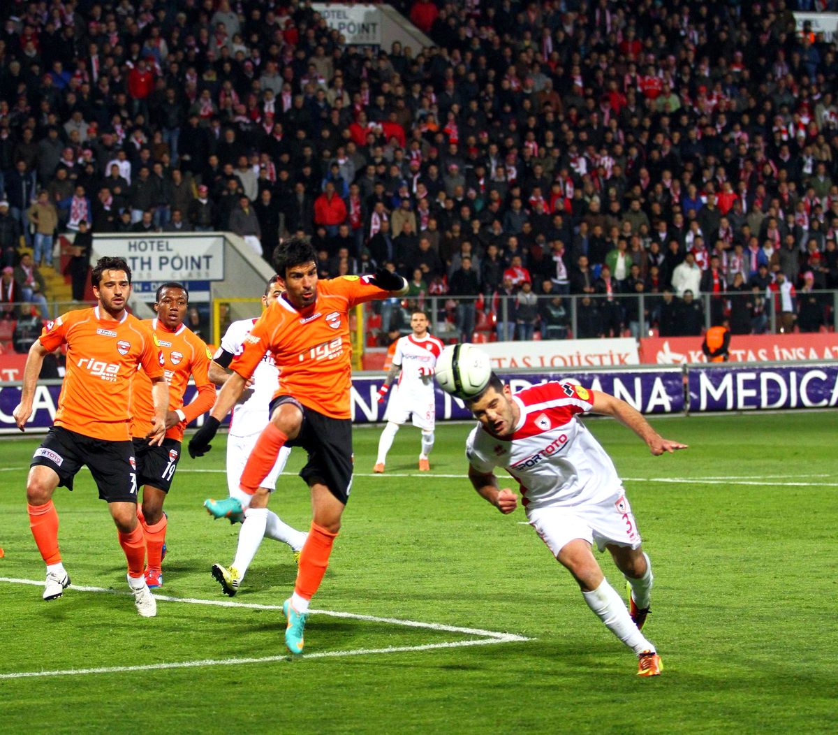 Futbol: PTT 1. Lig\'de Görünüm