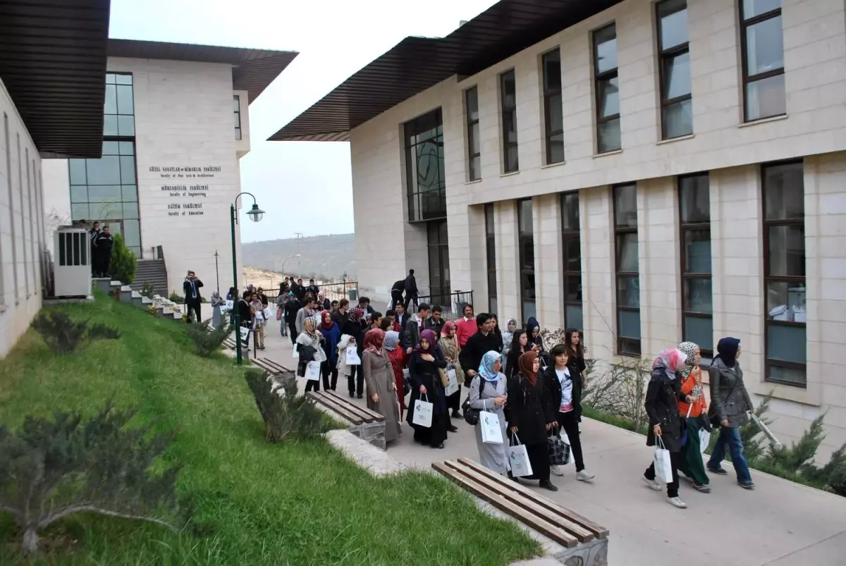 HKÜ Deneme Sınavlarına Ev Sahipliği Yaptı