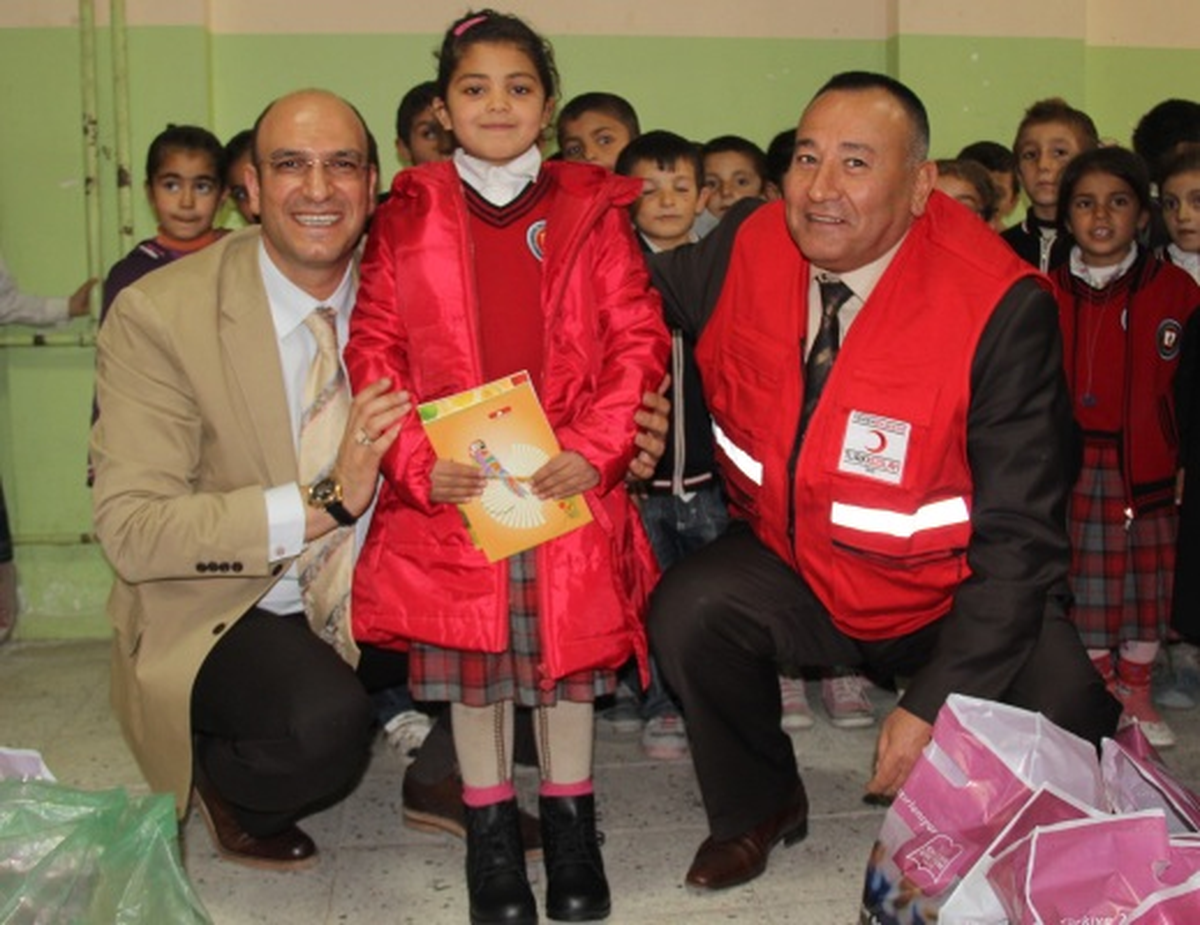 Iğdır\'da Minik Eller Üşümesin