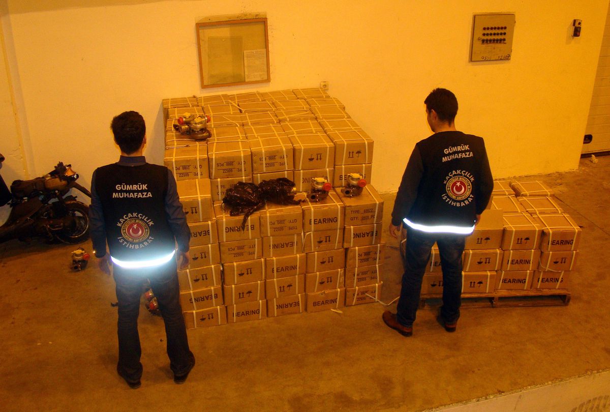 İtfaiye Aracının Su Tankından Kaçak Eşya Çıktı