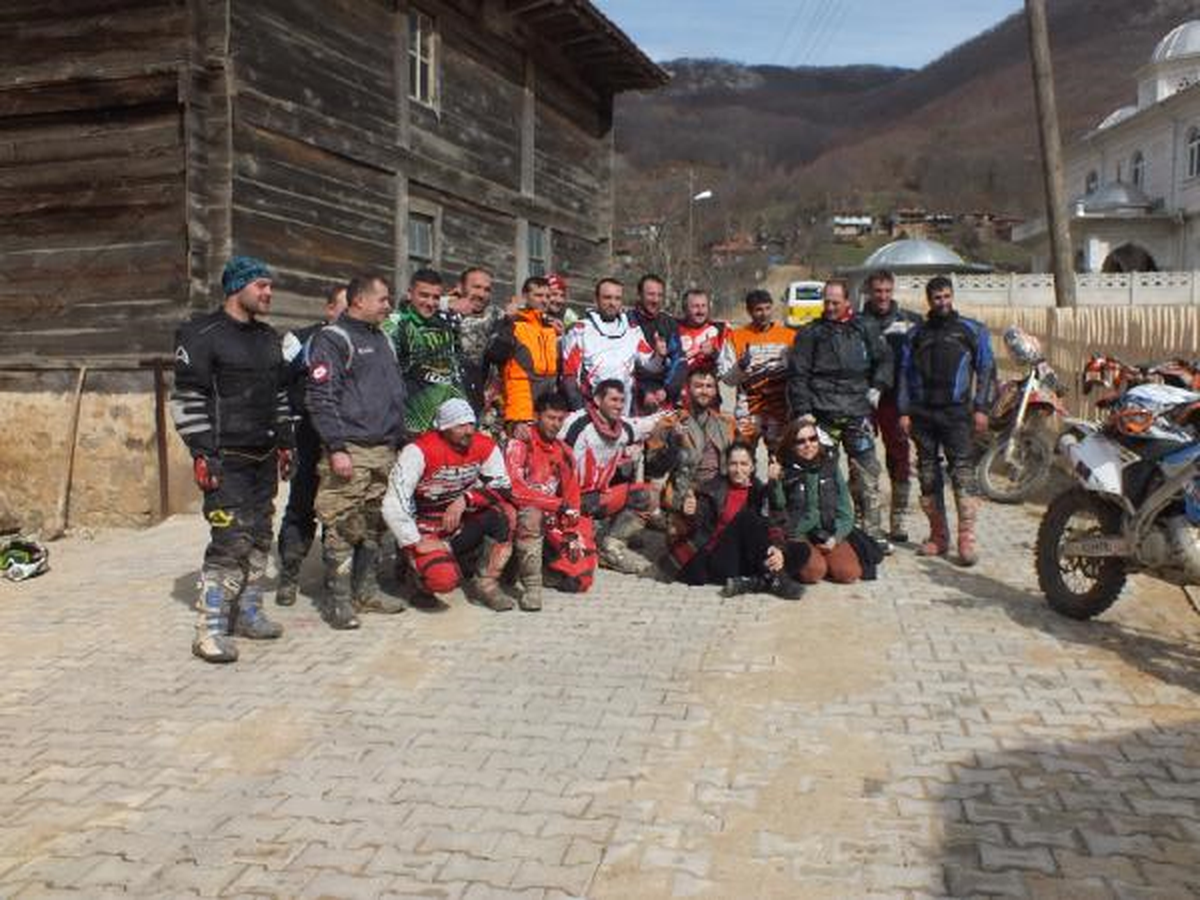 İznikli Motokrosçular Dağda Çalışıyor