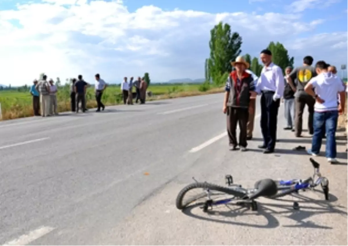 Kamyonetin Çarptığı Bisikletli Çocuk Ağır Yaralandı