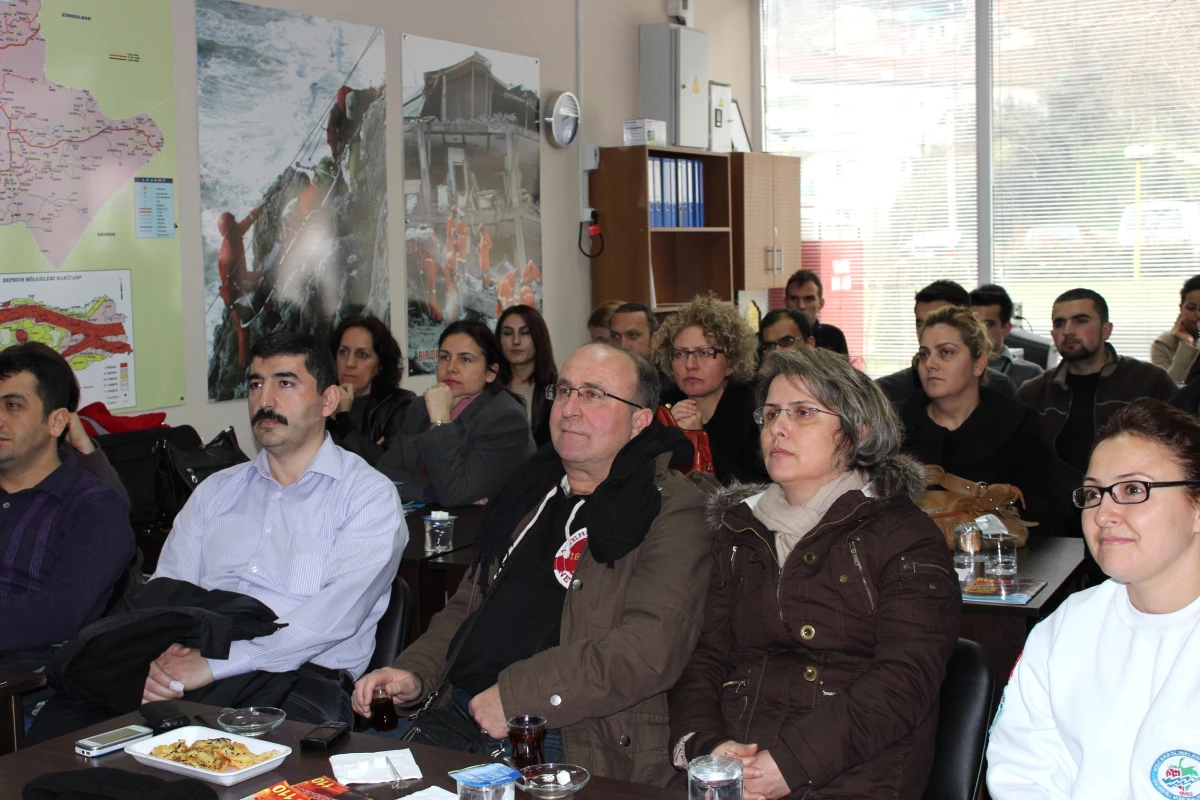 Ereğli\'de Gönüllü İtfaiyecilik Kursuna Yoğun İlgi