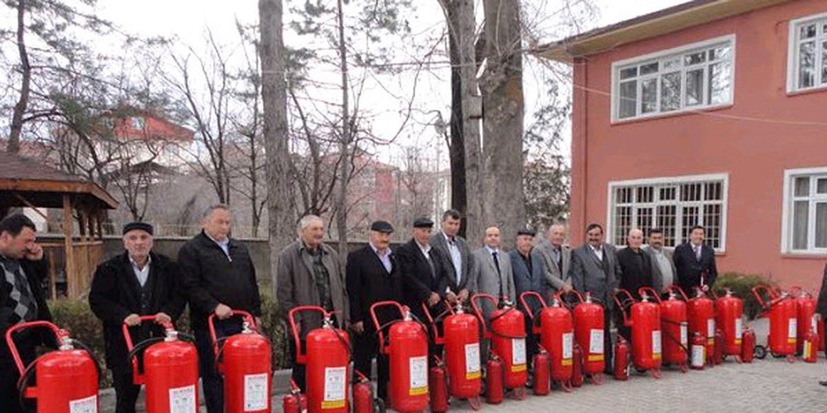 Köylere Yangın Tüpü Dağıtıldı