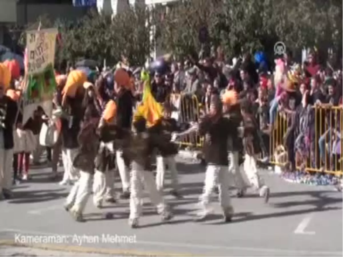 Krize Rağmen "Masal Gibi" Karnaval