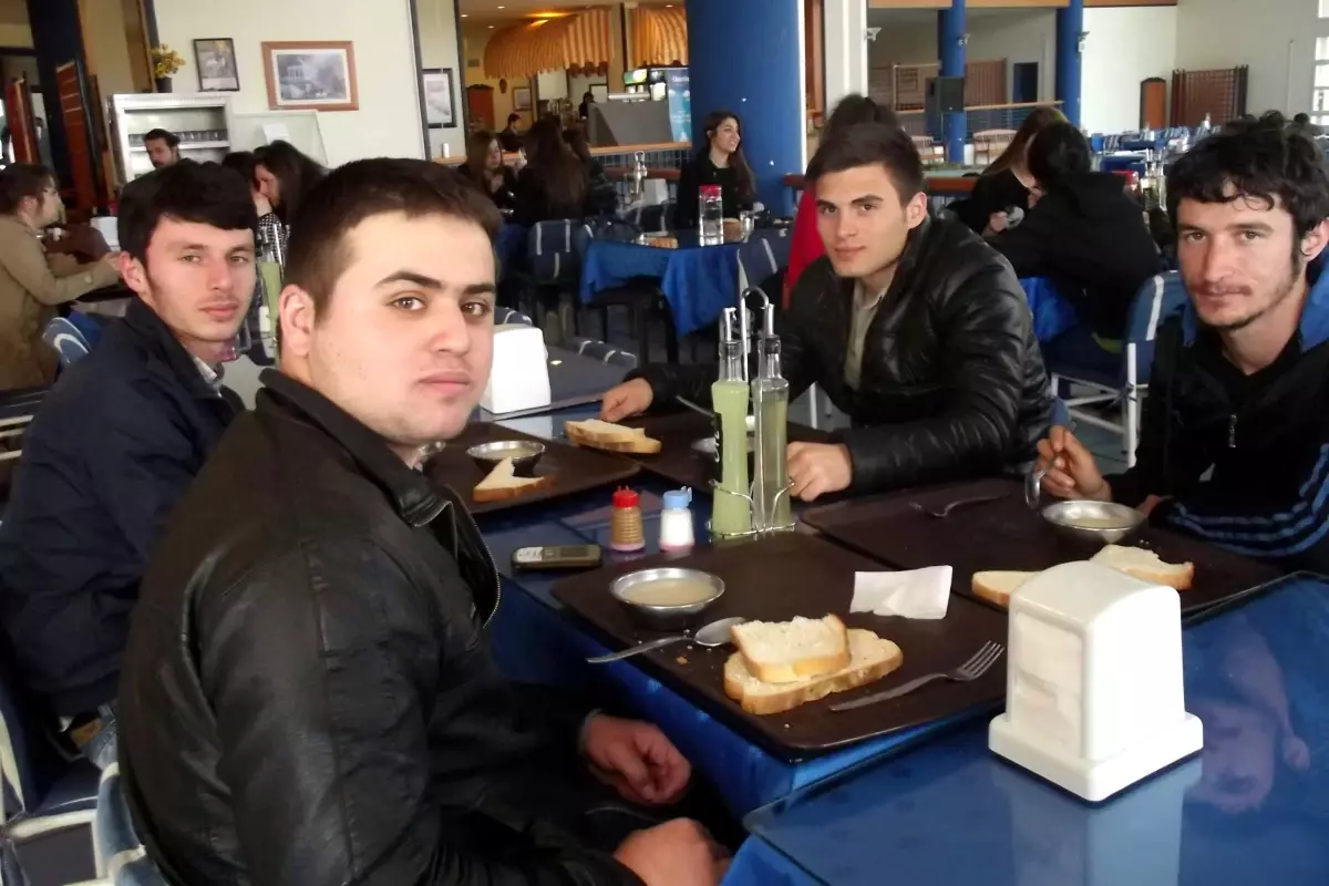 Öğrenciler Çanakkale Menüsüyle Doydu