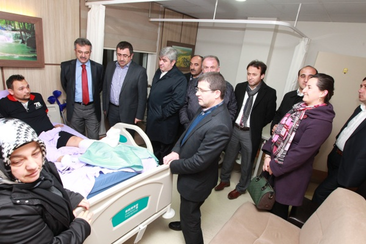 Pekcan\'a protokolden moral ziyareti