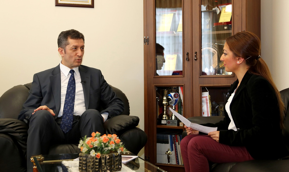 Prof.dr. Selçuk, İhlas Kolejini Ziyaret Etti