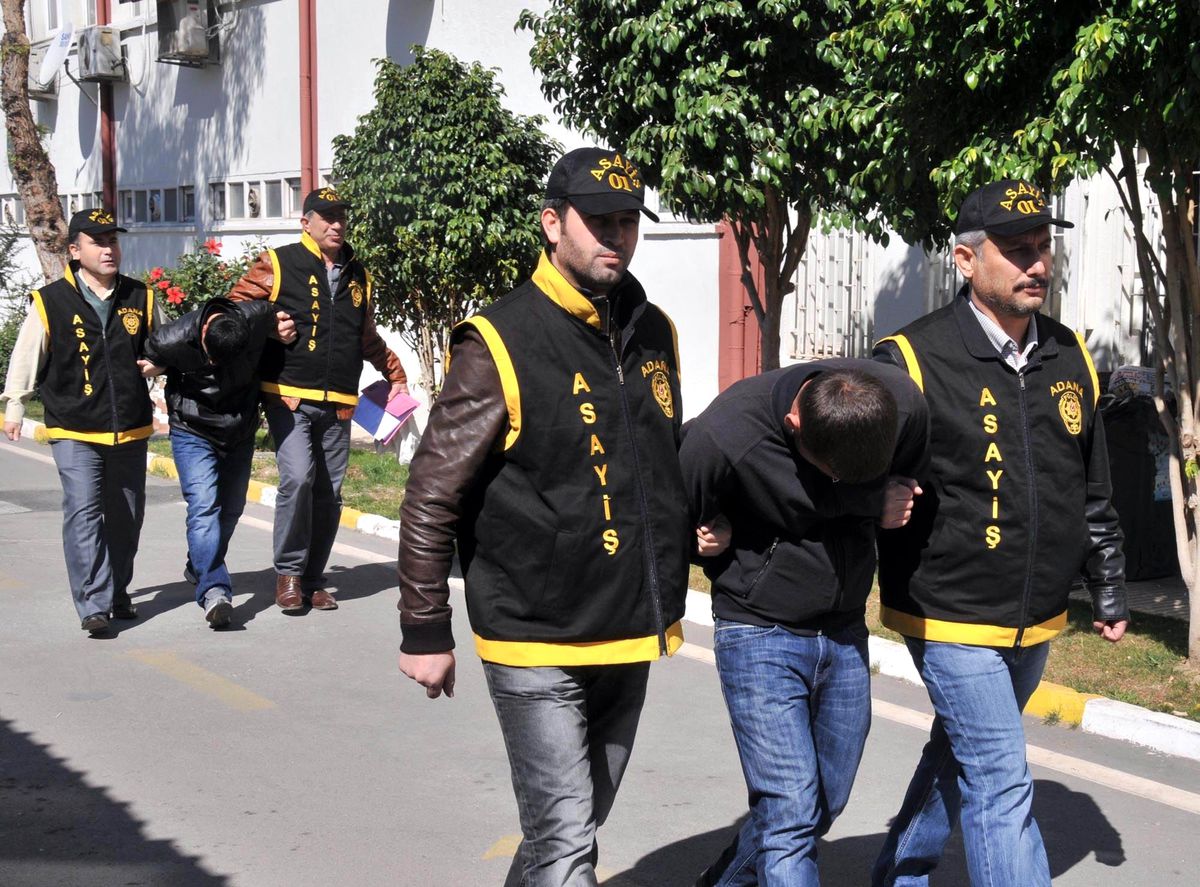 Yankesiciler Polisten Kaçamadı
