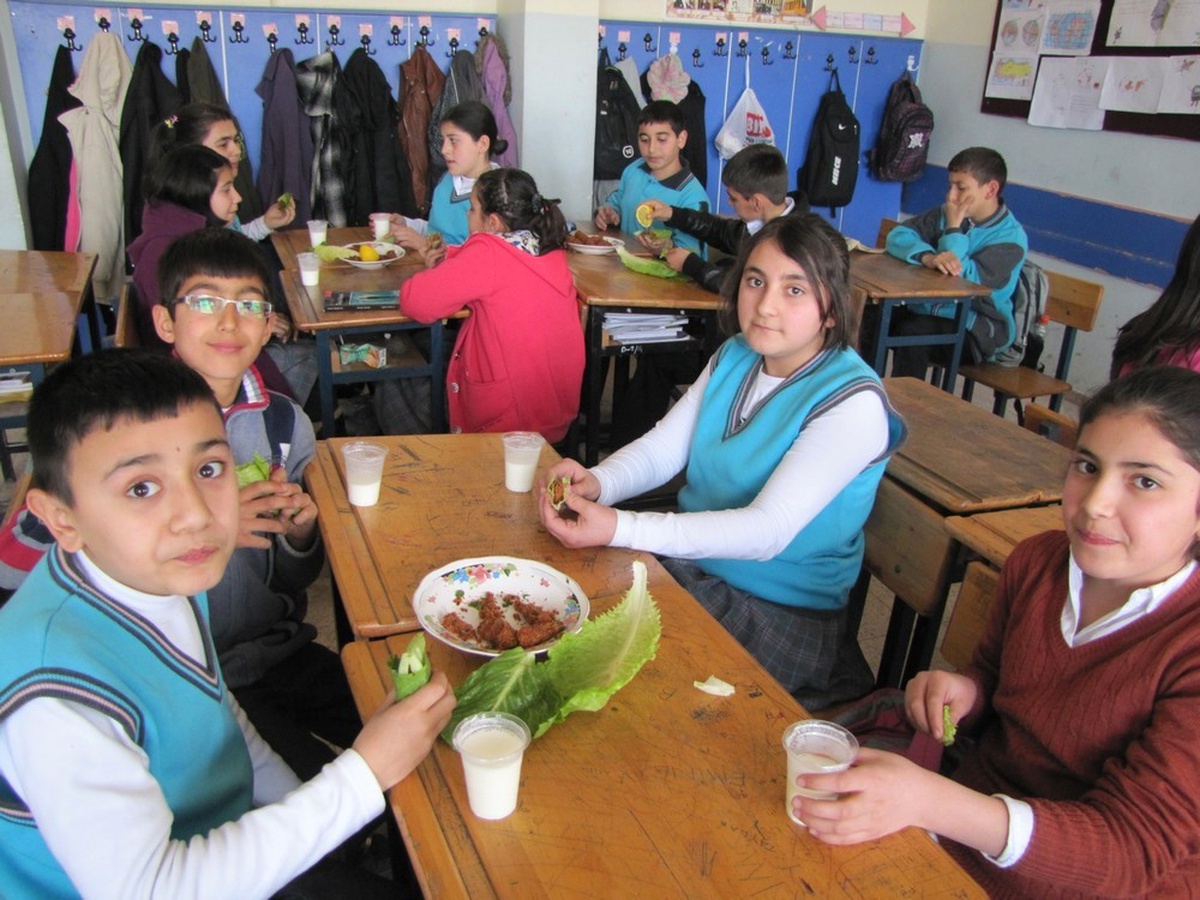Yerköy\'de Öğrencilere Çiğ Köfte Partisi