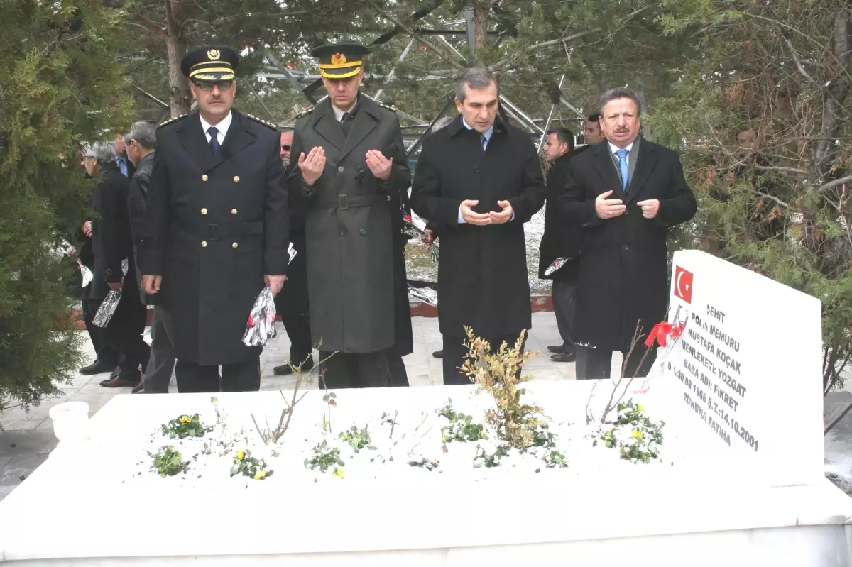 Yozgat\'ta Bir Şehit Babasına ve Bir Gaziye Devlet Övünç Madalyası Verildi