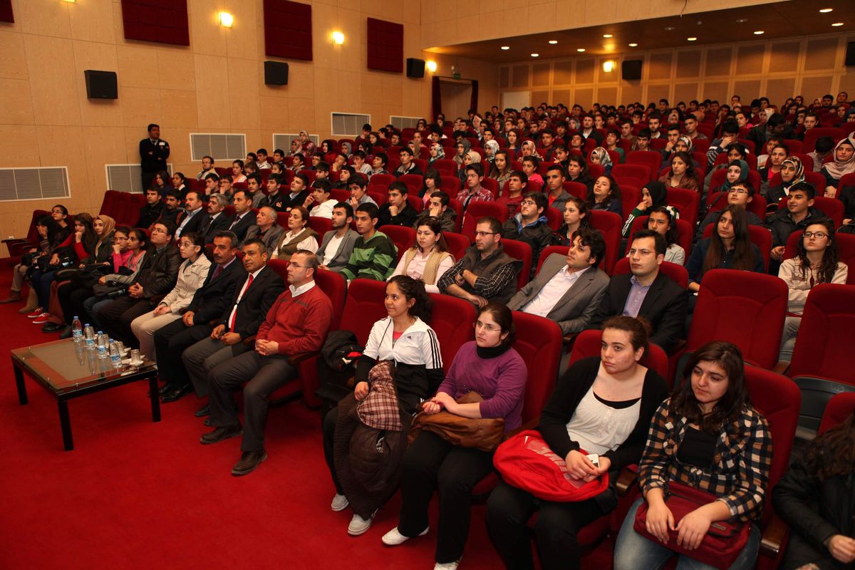 \'100 Yıl Sonra Atomu Anlamak ve Kuantum Dünyasına Gezinti" Konulu Konferans
