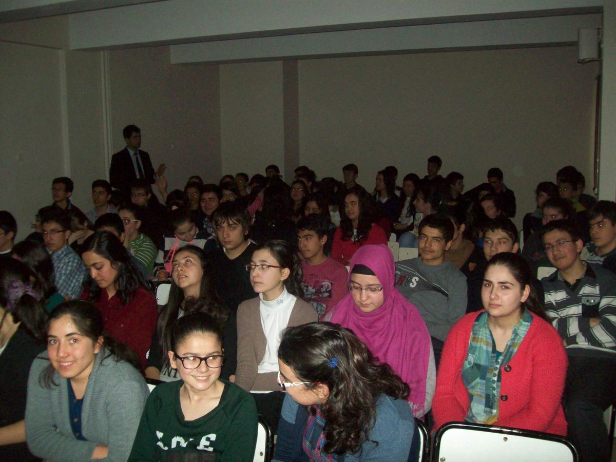 525 Öğrenciye Güvenli İnternet Kullanımı Anlatıldı