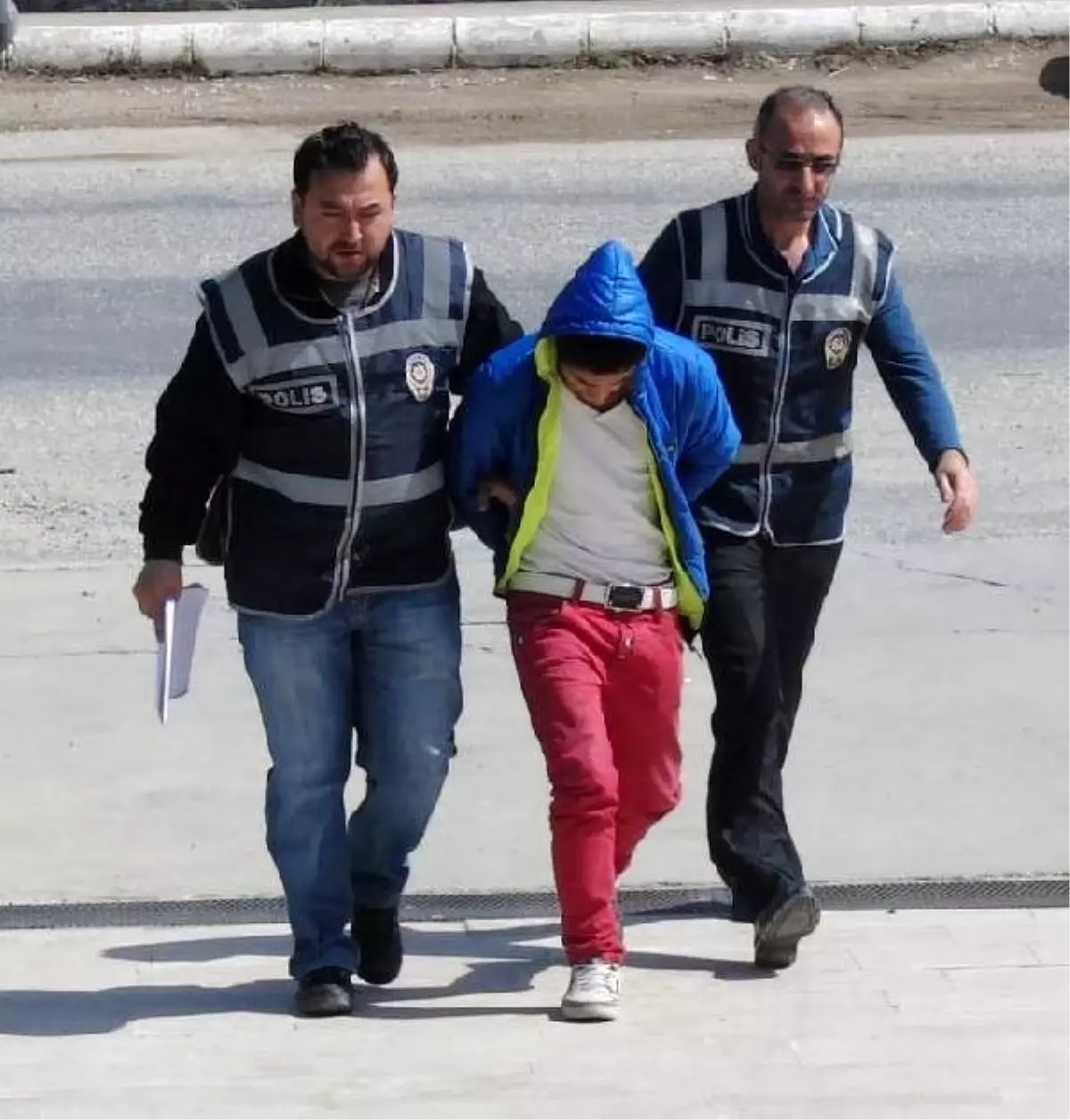 9 Ayrı Suçtan Aranırken, Şüphe Üzerine Yakalandı