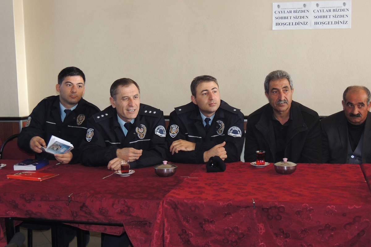 Ağrı\'da "Çaylar Bizden Sohbet Sizden" Projesi