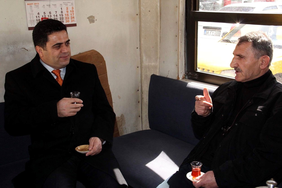 AK Parti Sivas İl Başkanı Kuru, Taksici Esnafın Sorunlarını Dinledi