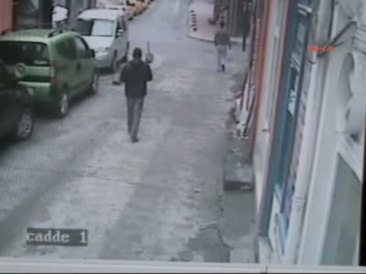 Bisikletiyle Otomobile Çarptı