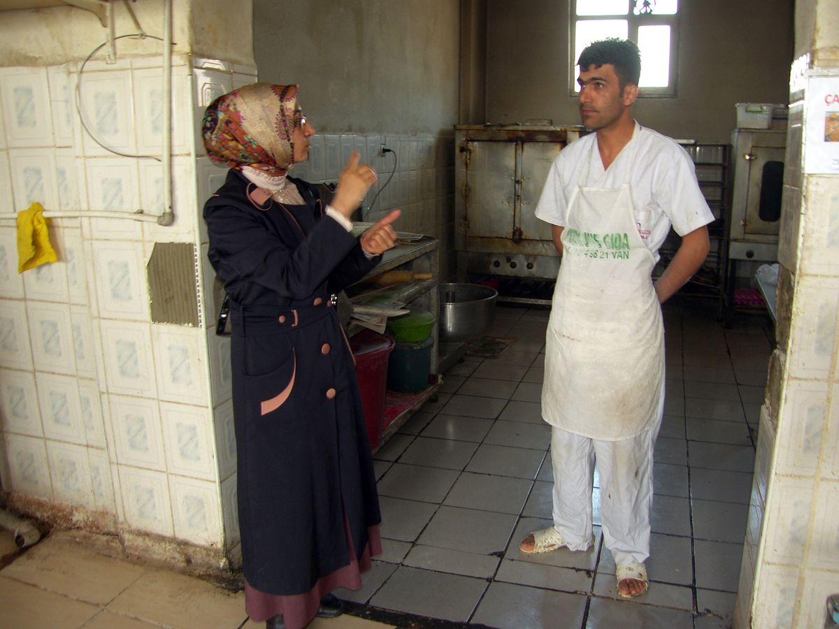 Belediye Ekipleri Fırın ve Pastane İmalathanelerini Denetledi