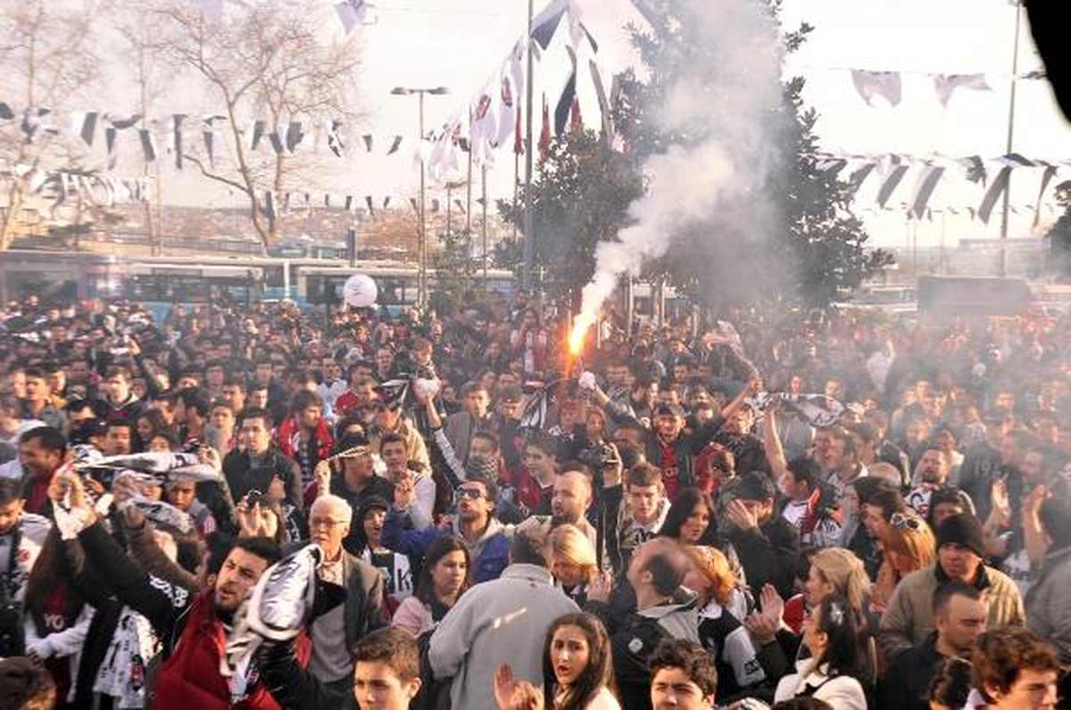 Beşiktaş Başkanı Orman, 110. Yıl Yürüyüşüne Katıldı
