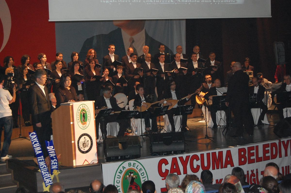 Çaycuma\'da "Bir Destandır Çanakkale"Adlı Konser Düzenlendi