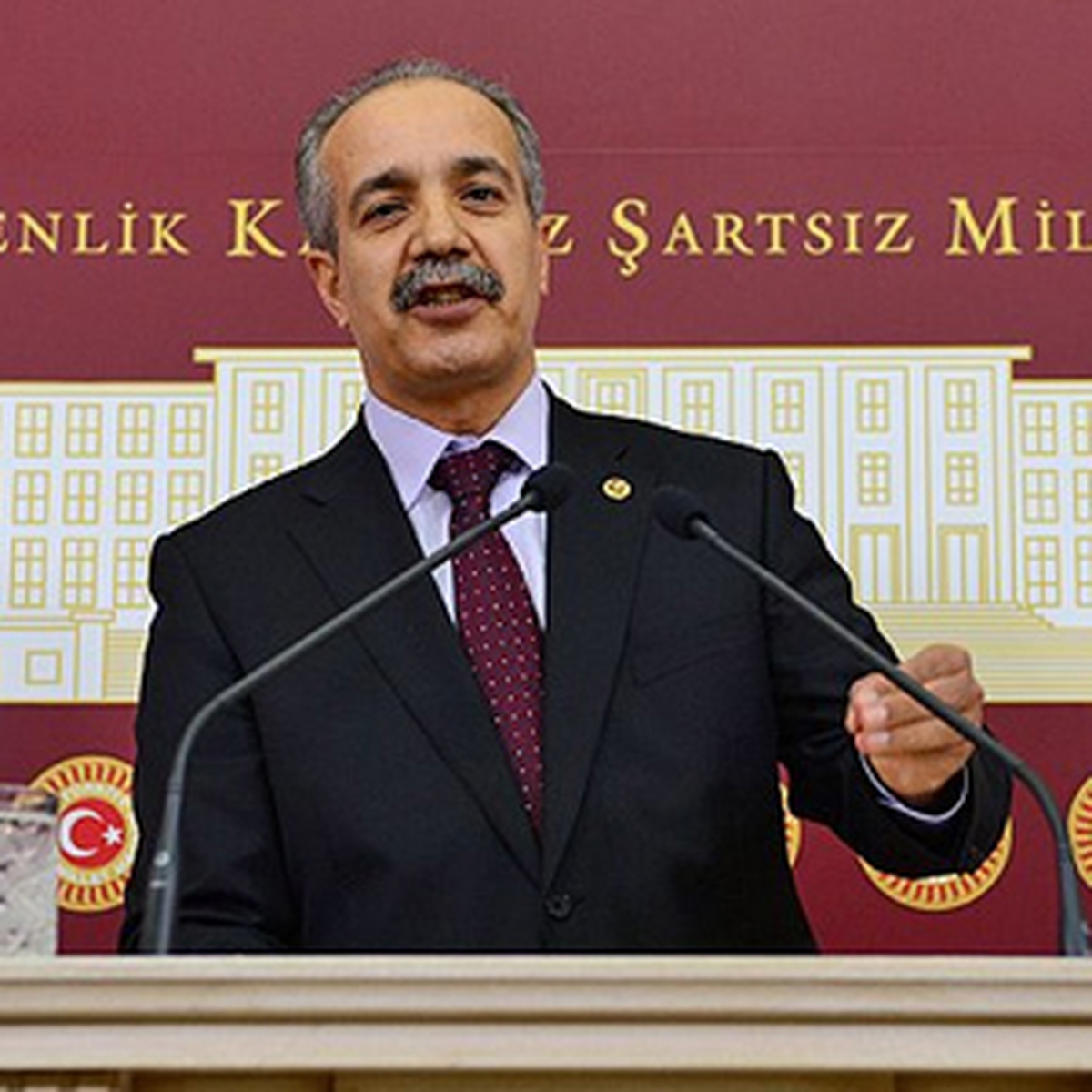 CHP\'den İstifa Eden Vekil AK Parti\'de