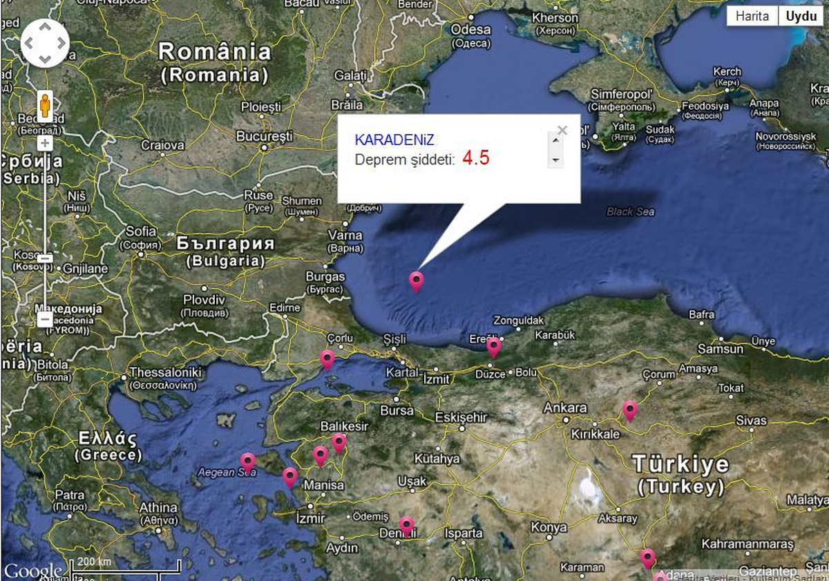 Deprem İstanbul\'da da Hissedildi