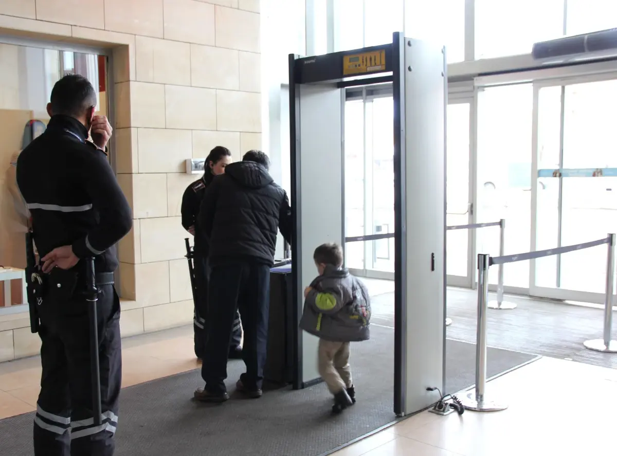 Doğu\'nun En Büyük Avm\'si 101 Kamerayla Takip Ediliyor