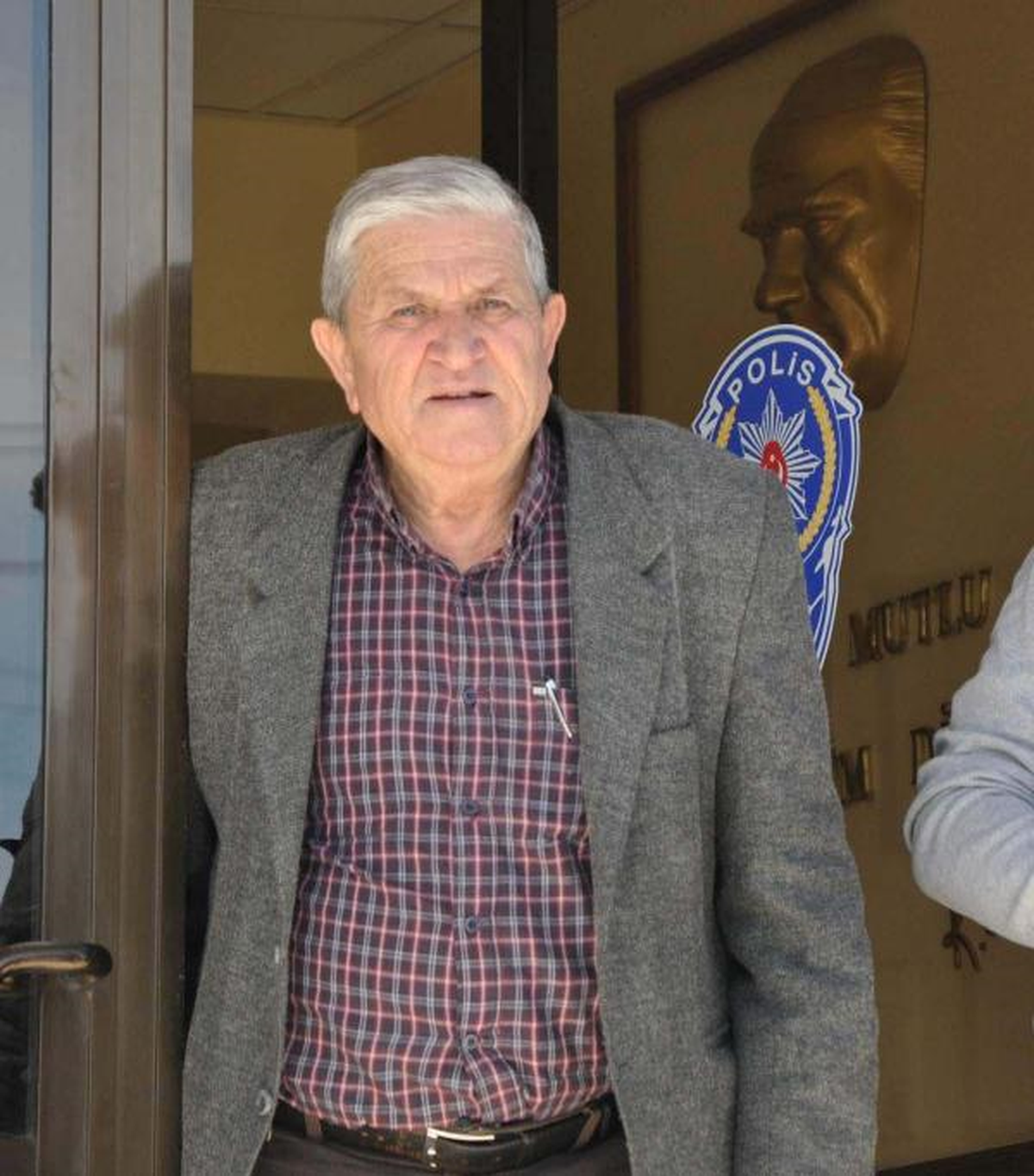 Emekli Aylığını Çaldırdı