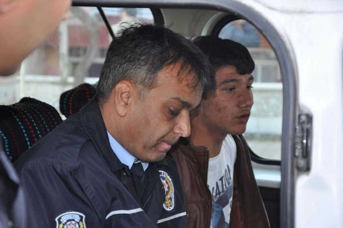 Emekli Polisin Evini Soydu, Kaçarken Yine Emekli Polise Yakalandı