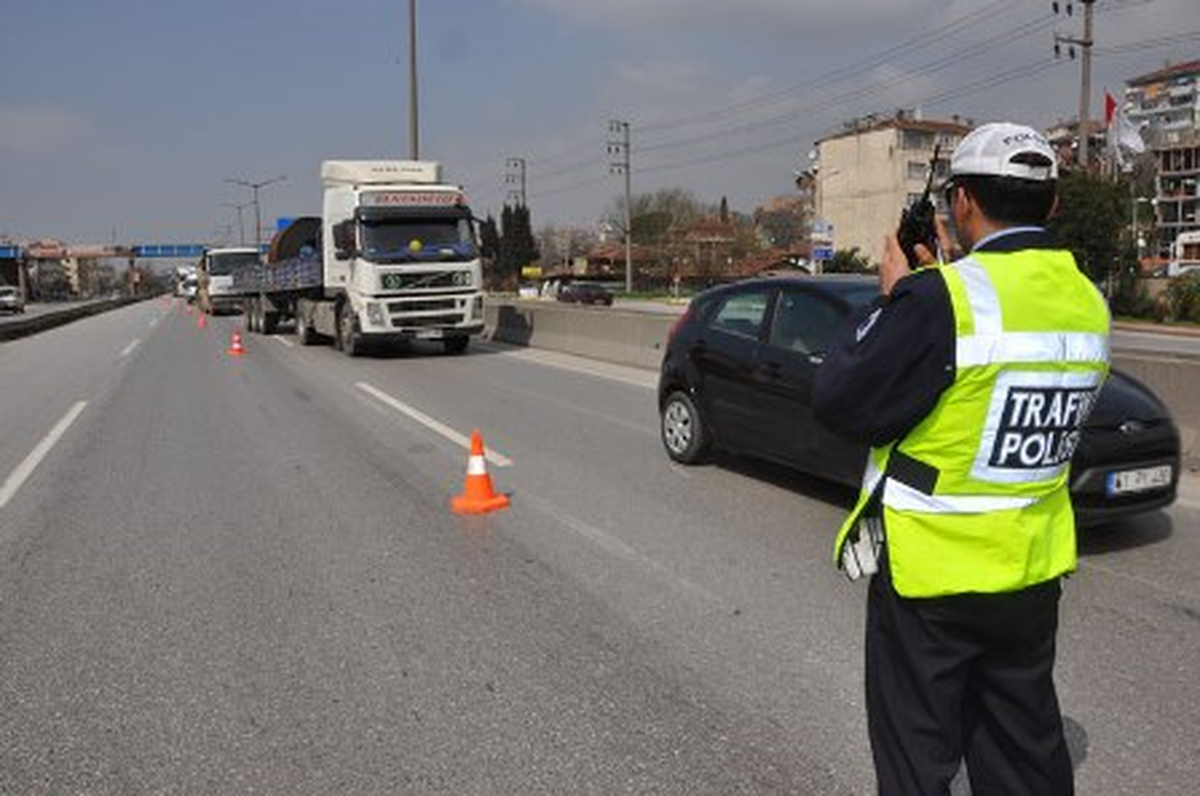 Emniyetten Hız ve Radar Uyarısı