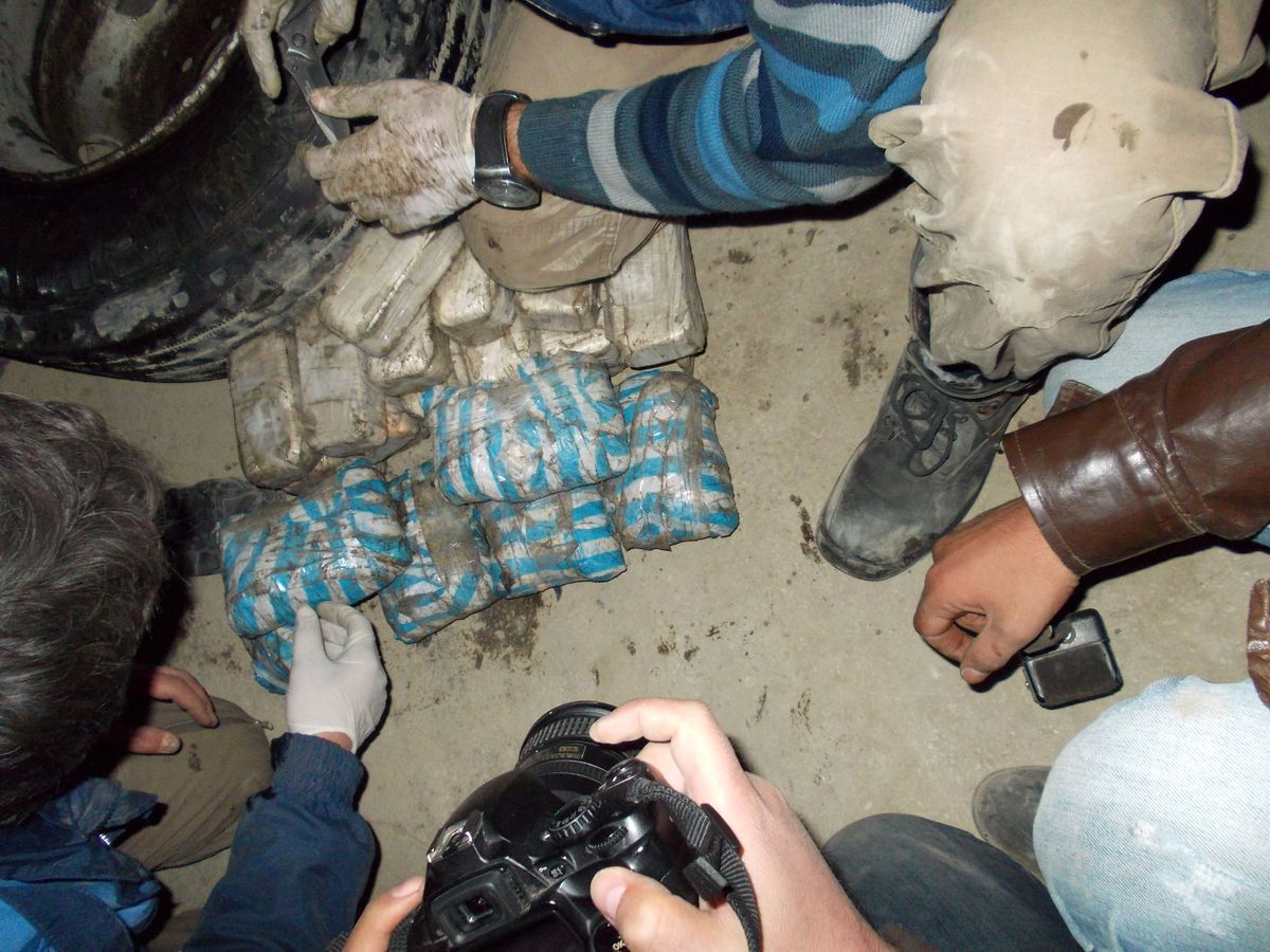 Esendere\'de Kırgızistan Plakalı Araçta Eroin Yakalandı